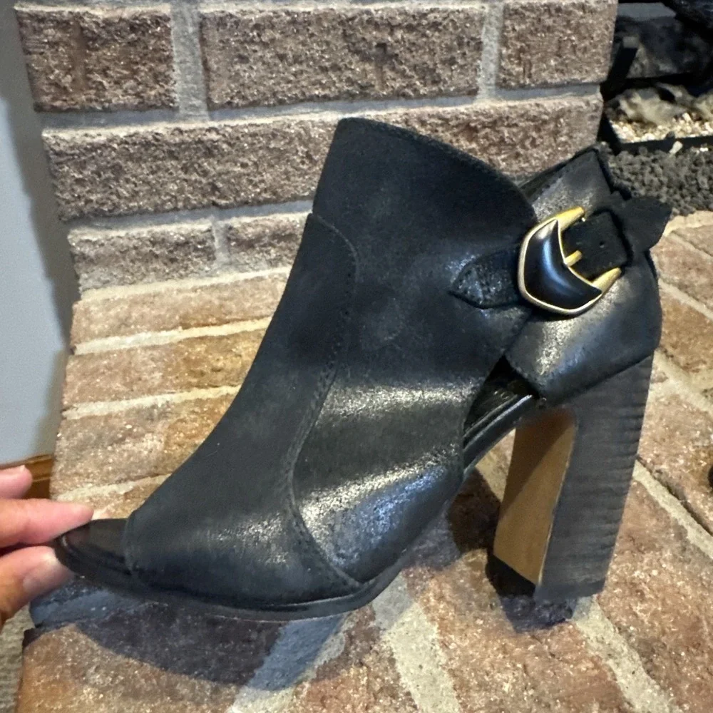 Vince Camuto vince camuto